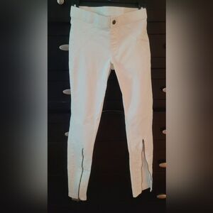 HUE  Legging Jeans, Ankle Zipper Detail, Two Back Pockets